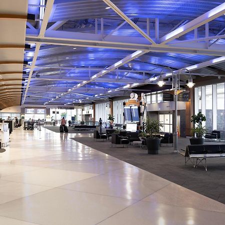 Holiday Inn Express Hotel & Suites Greensboro - Airport Area By Ihg Buitenkant foto