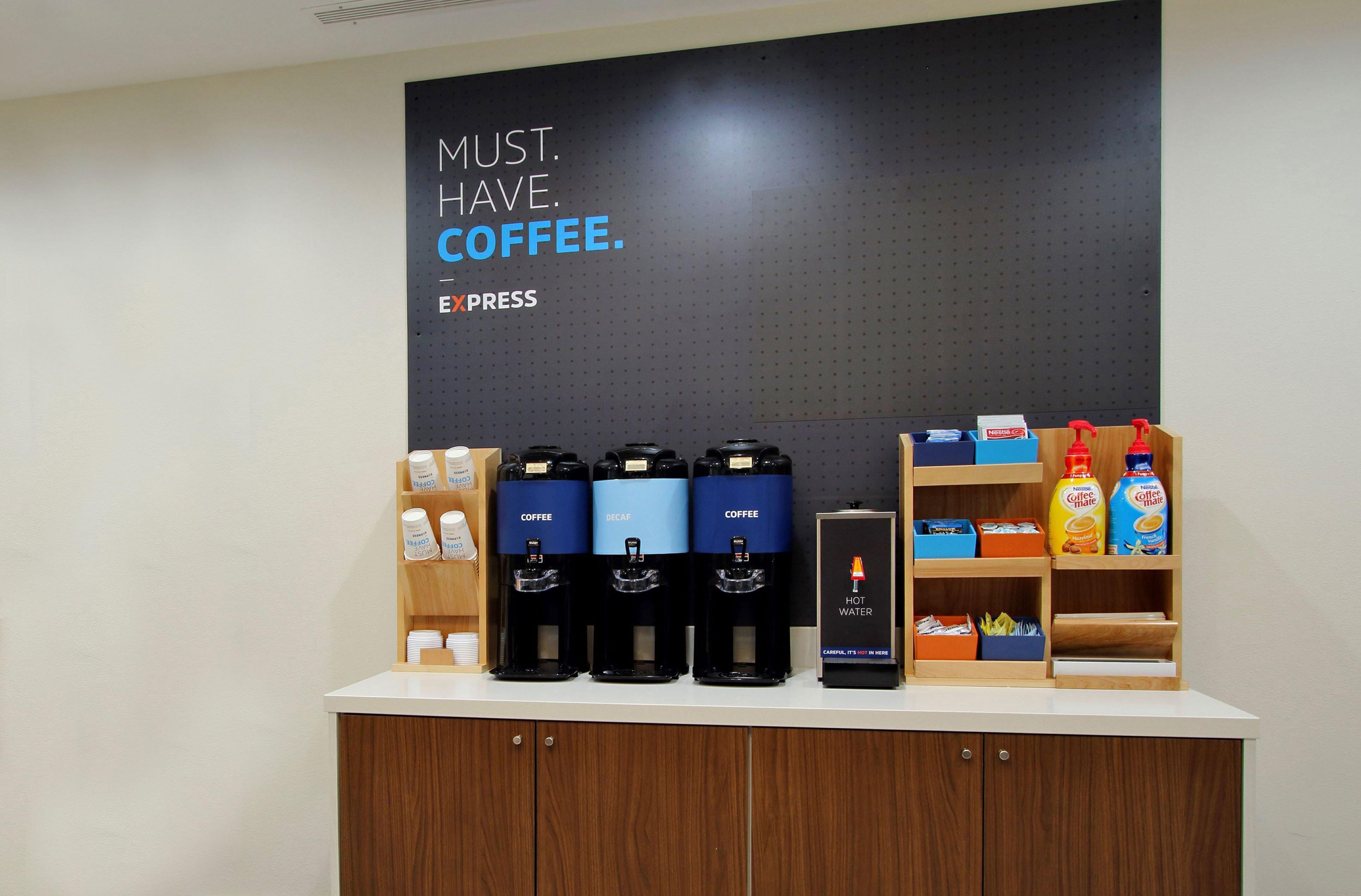 Holiday Inn Express Hotel & Suites Greensboro - Airport Area By Ihg Buitenkant foto