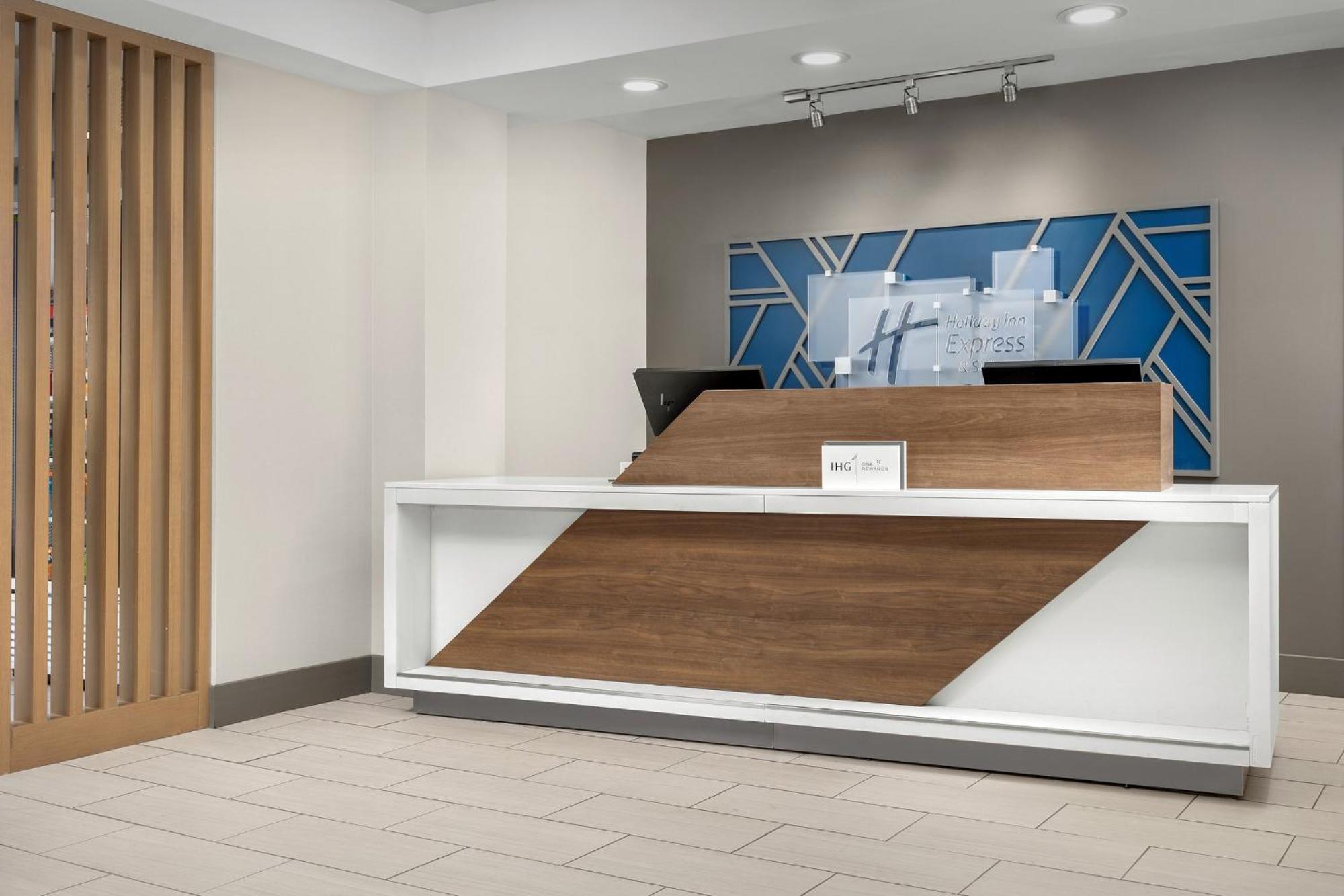 Holiday Inn Express Hotel & Suites Greensboro - Airport Area By Ihg Buitenkant foto