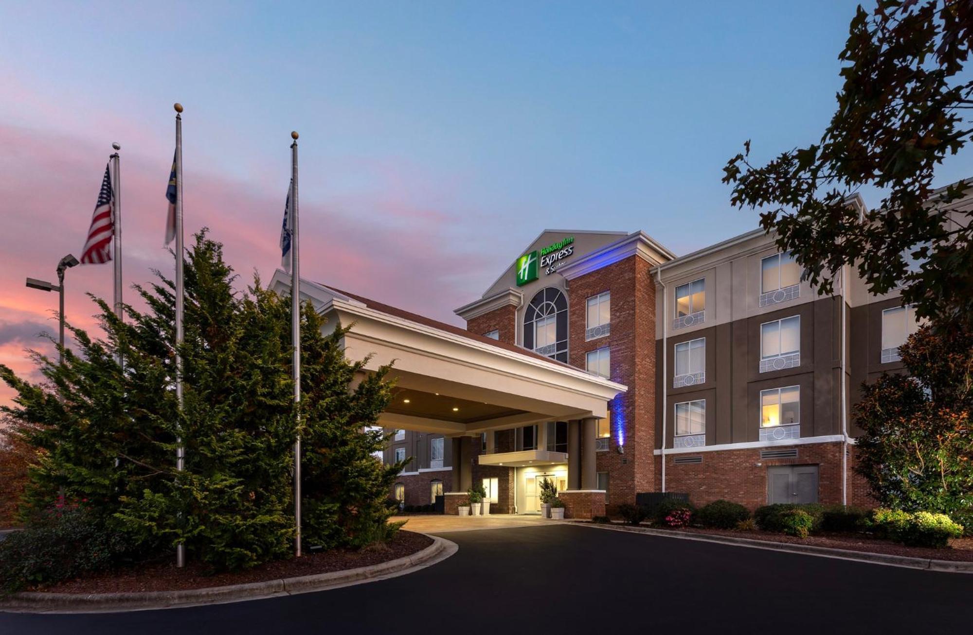Holiday Inn Express Hotel & Suites Greensboro - Airport Area By Ihg Buitenkant foto