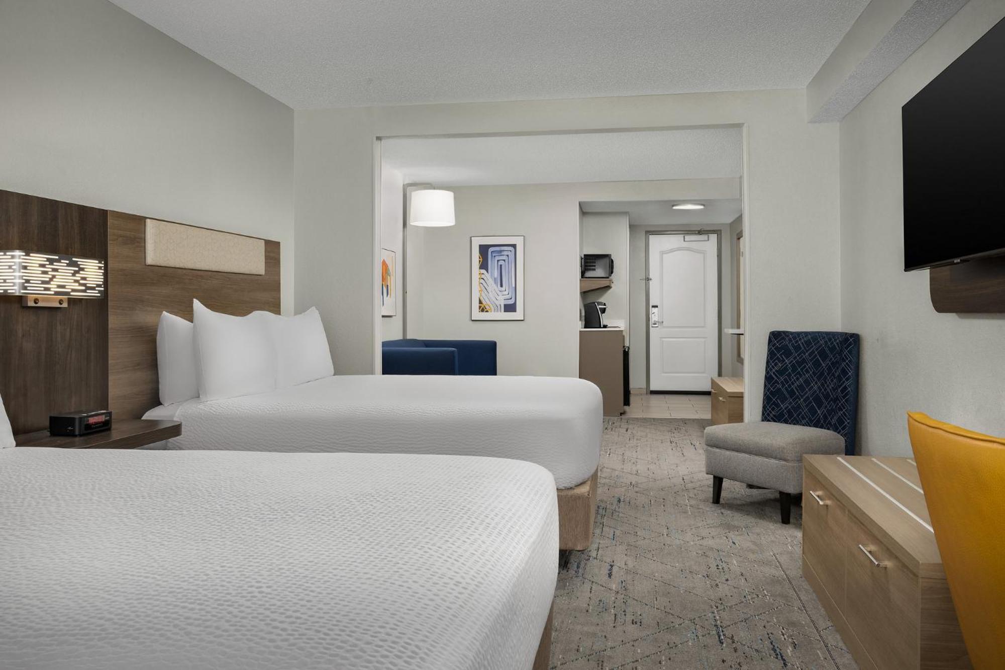 Holiday Inn Express Hotel & Suites Greensboro - Airport Area By Ihg Buitenkant foto