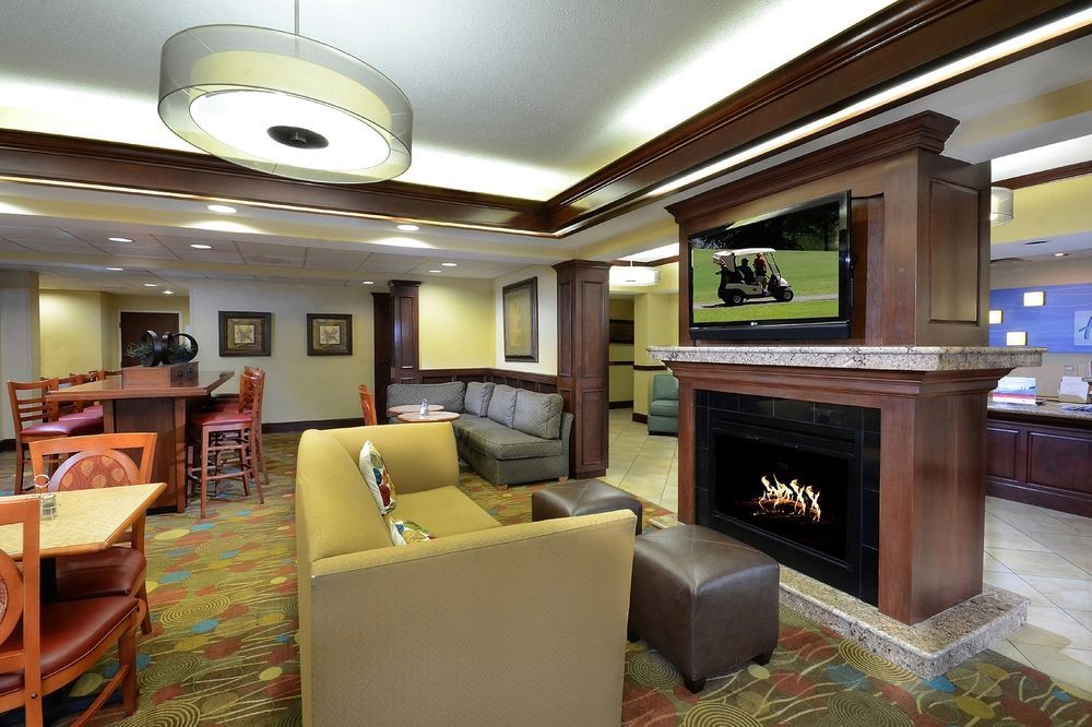 Holiday Inn Express Hotel & Suites Greensboro - Airport Area By Ihg Buitenkant foto