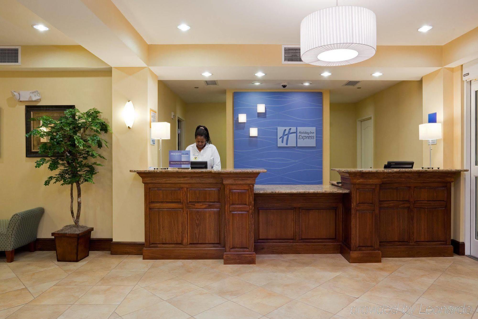 Holiday Inn Express Hotel & Suites Greensboro - Airport Area By Ihg Buitenkant foto