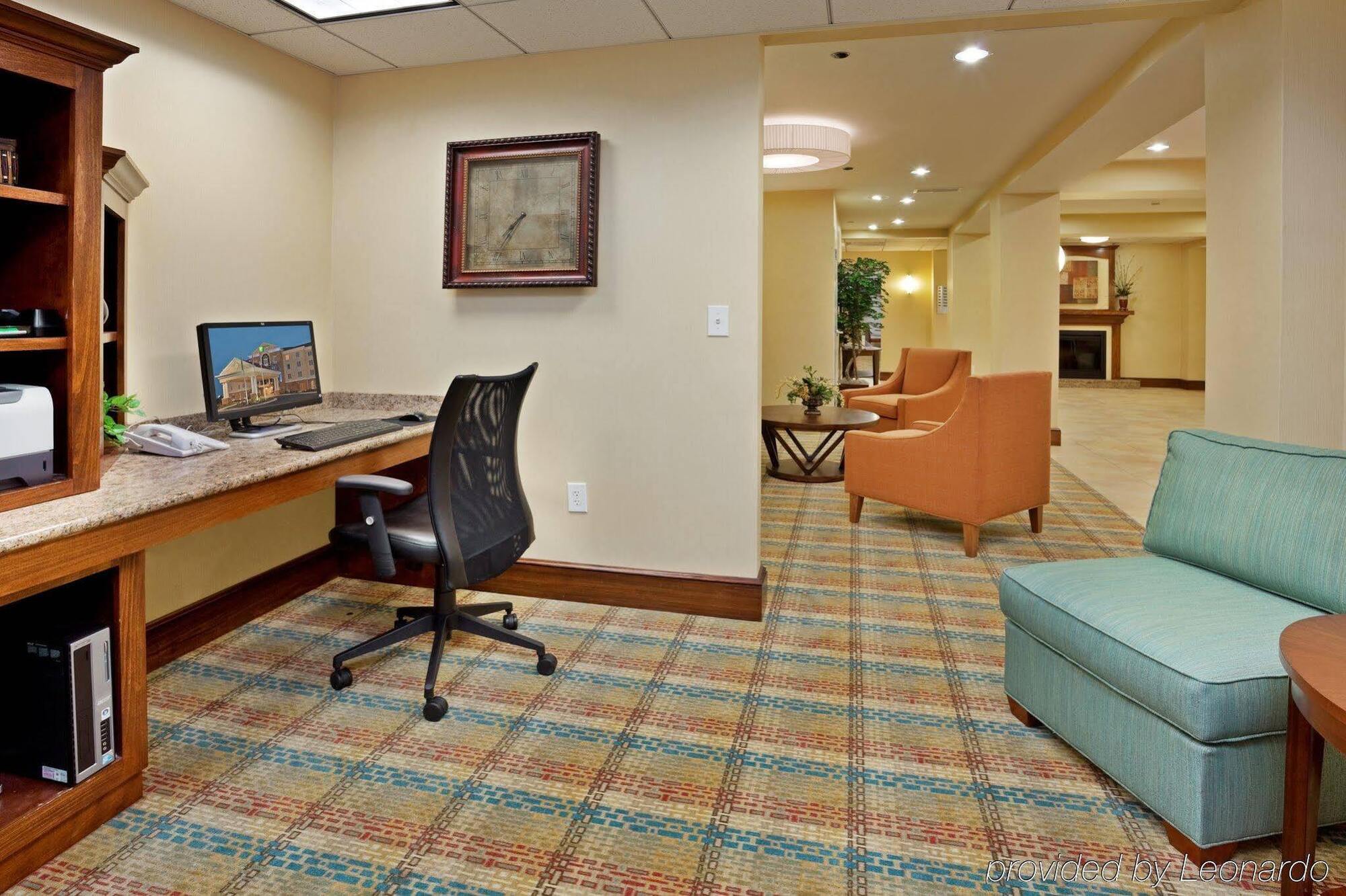 Holiday Inn Express Hotel & Suites Greensboro - Airport Area By Ihg Buitenkant foto