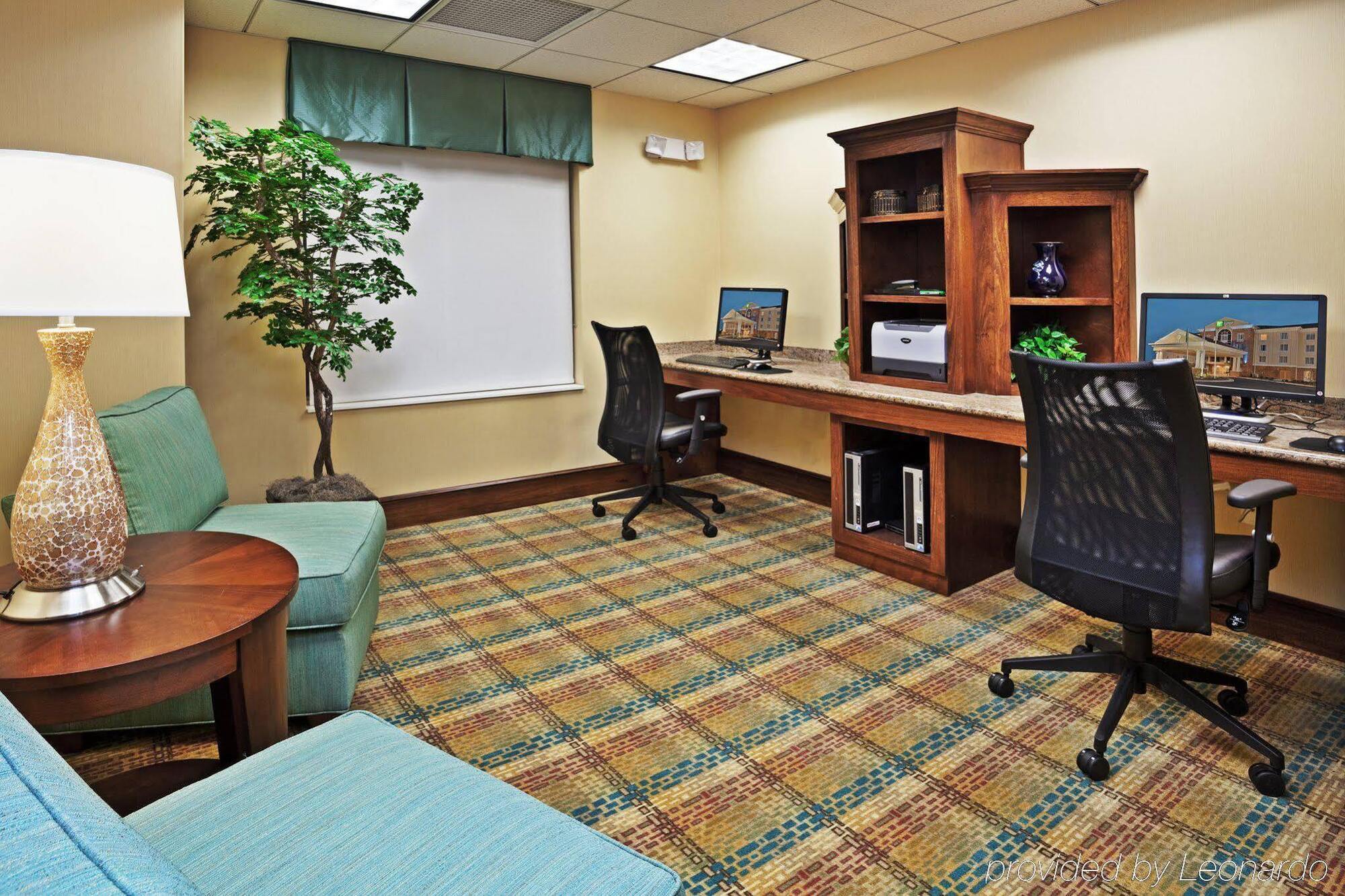 Holiday Inn Express Hotel & Suites Greensboro - Airport Area By Ihg Buitenkant foto